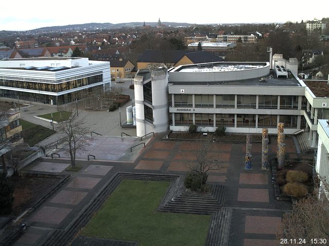 Foto der Webcam: Verwaltungsgebäude, Innenhof mit Audimax, Hörsaal-Gebäude 1