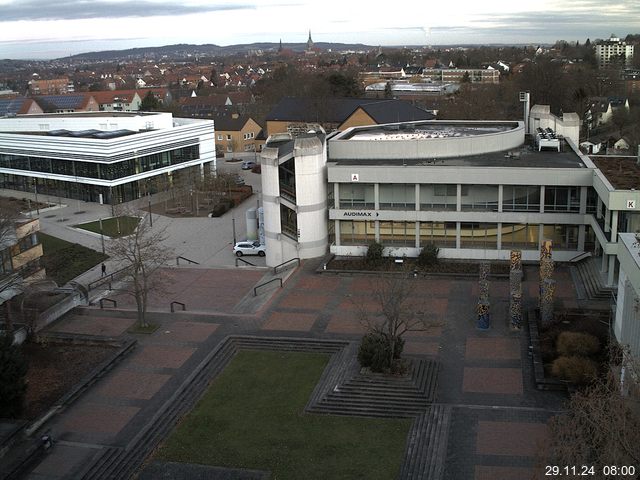 Foto der Webcam: Verwaltungsgebäude, Innenhof mit Audimax, Hörsaal-Gebäude 1