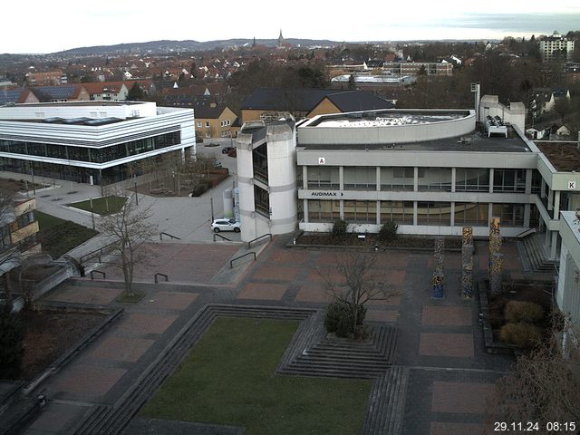 Foto der Webcam: Verwaltungsgebäude, Innenhof mit Audimax, Hörsaal-Gebäude 1