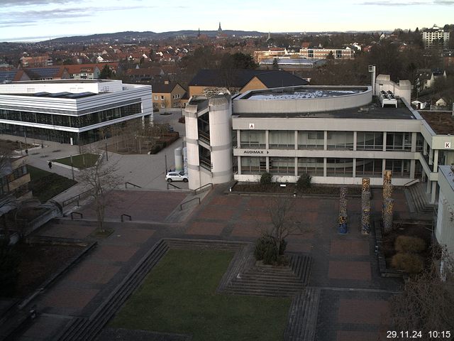 Foto der Webcam: Verwaltungsgebäude, Innenhof mit Audimax, Hörsaal-Gebäude 1