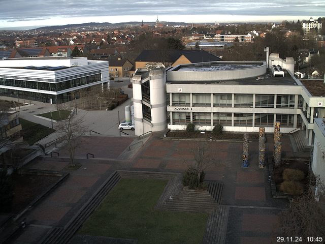 Foto der Webcam: Verwaltungsgebäude, Innenhof mit Audimax, Hörsaal-Gebäude 1