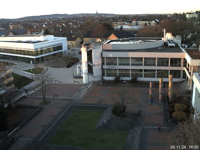 Foto der Webcam: Verwaltungsgebäude, Innenhof mit Audimax, Hörsaal-Gebäude 1