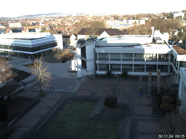 Foto der Webcam: Verwaltungsgebäude, Innenhof mit Audimax, Hörsaal-Gebäude 1