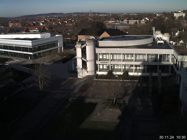 Foto der Webcam: Verwaltungsgebäude, Innenhof mit Audimax, Hörsaal-Gebäude 1