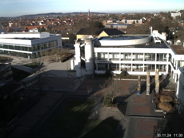 Foto der Webcam: Verwaltungsgebäude, Innenhof mit Audimax, Hörsaal-Gebäude 1