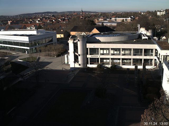 Foto der Webcam: Verwaltungsgebäude, Innenhof mit Audimax, Hörsaal-Gebäude 1