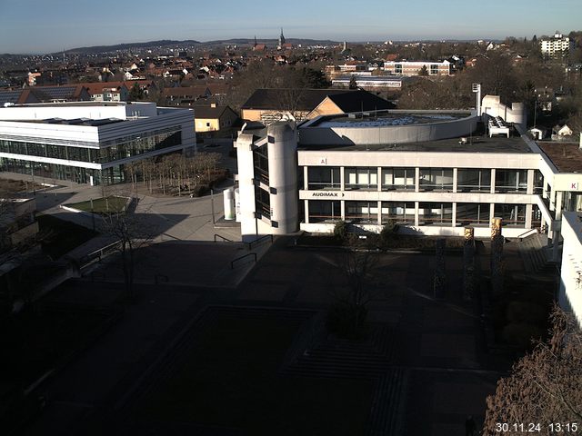 Foto der Webcam: Verwaltungsgebäude, Innenhof mit Audimax, Hörsaal-Gebäude 1