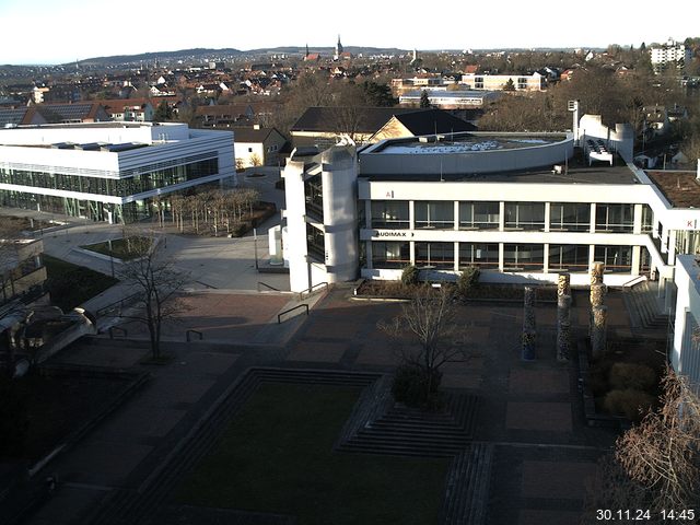 Foto der Webcam: Verwaltungsgebäude, Innenhof mit Audimax, Hörsaal-Gebäude 1