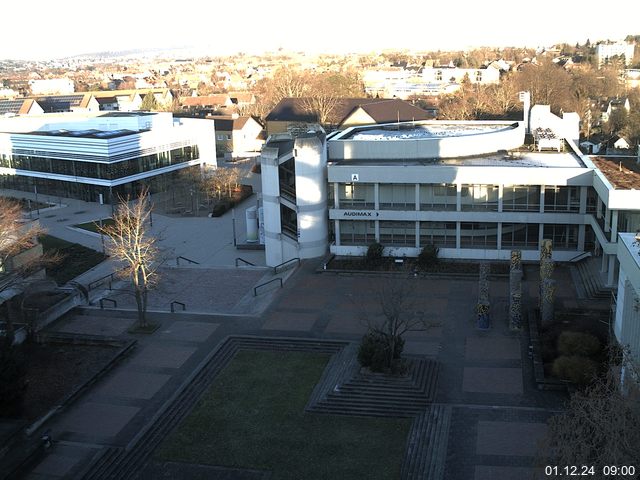 Foto der Webcam: Verwaltungsgebäude, Innenhof mit Audimax, Hörsaal-Gebäude 1