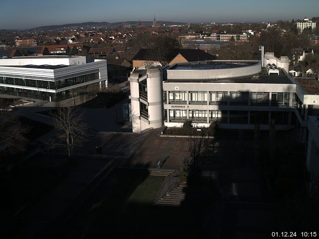 Foto der Webcam: Verwaltungsgebäude, Innenhof mit Audimax, Hörsaal-Gebäude 1