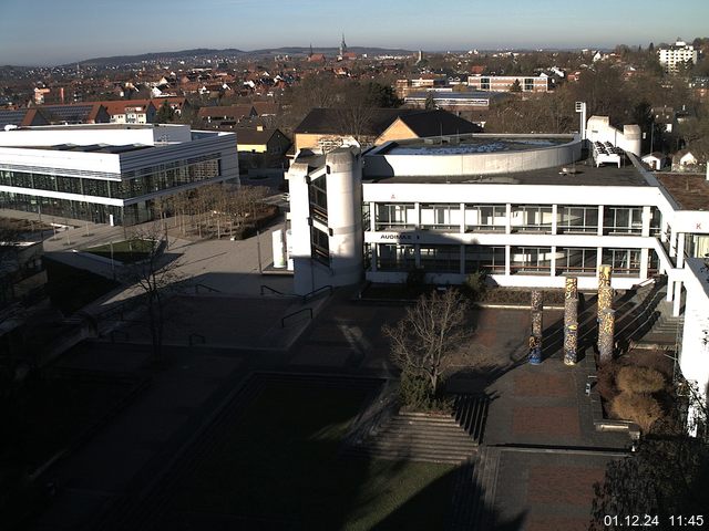 Foto der Webcam: Verwaltungsgebäude, Innenhof mit Audimax, Hörsaal-Gebäude 1