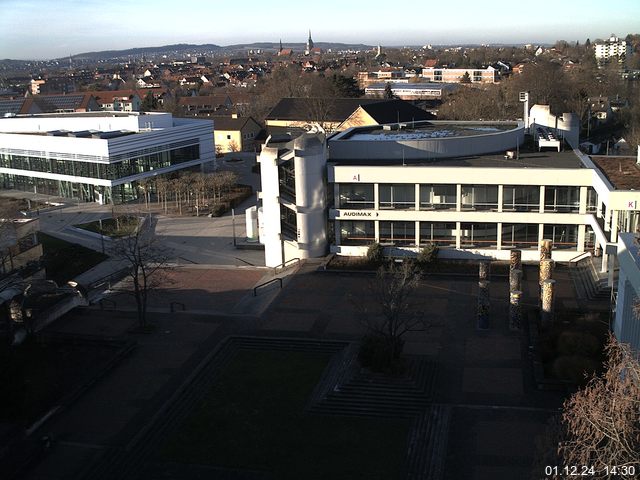 Foto der Webcam: Verwaltungsgebäude, Innenhof mit Audimax, Hörsaal-Gebäude 1