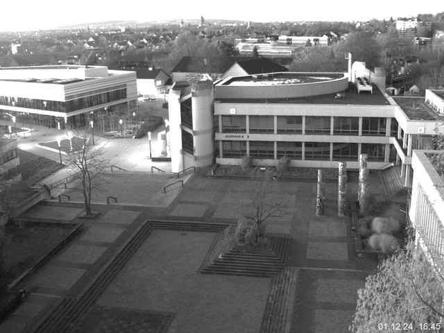 Foto der Webcam: Verwaltungsgebäude, Innenhof mit Audimax, Hörsaal-Gebäude 1