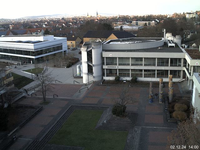 Foto der Webcam: Verwaltungsgebäude, Innenhof mit Audimax, Hörsaal-Gebäude 1