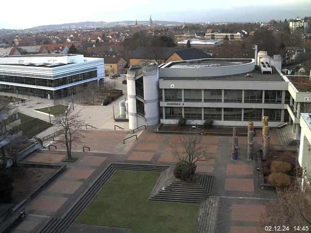 Foto der Webcam: Verwaltungsgebäude, Innenhof mit Audimax, Hörsaal-Gebäude 1