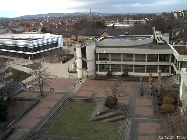 Foto der Webcam: Verwaltungsgebäude, Innenhof mit Audimax, Hörsaal-Gebäude 1