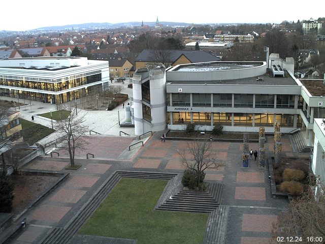 Foto der Webcam: Verwaltungsgebäude, Innenhof mit Audimax, Hörsaal-Gebäude 1