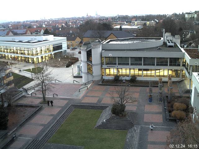 Foto der Webcam: Verwaltungsgebäude, Innenhof mit Audimax, Hörsaal-Gebäude 1