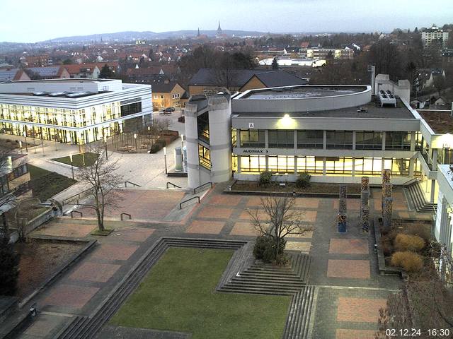 Foto der Webcam: Verwaltungsgebäude, Innenhof mit Audimax, Hörsaal-Gebäude 1