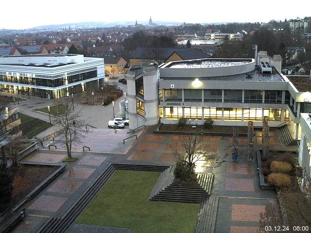 Foto der Webcam: Verwaltungsgebäude, Innenhof mit Audimax, Hörsaal-Gebäude 1