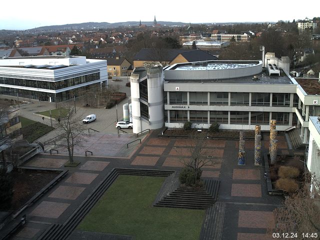 Foto der Webcam: Verwaltungsgebäude, Innenhof mit Audimax, Hörsaal-Gebäude 1