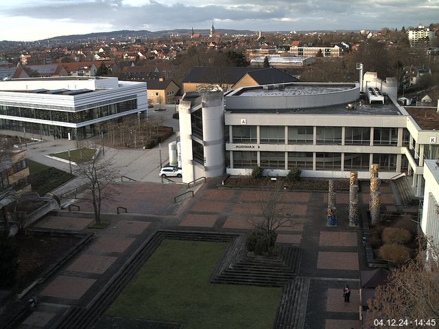 Foto der Webcam: Verwaltungsgebäude, Innenhof mit Audimax, Hörsaal-Gebäude 1