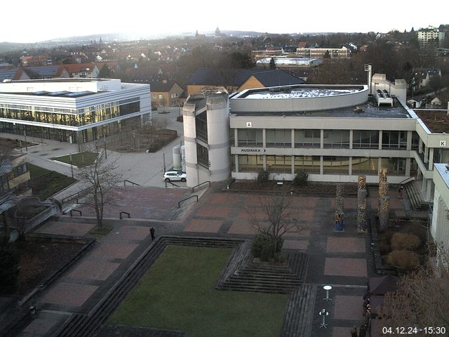 Foto der Webcam: Verwaltungsgebäude, Innenhof mit Audimax, Hörsaal-Gebäude 1