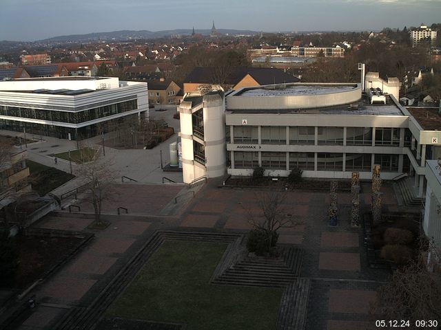 Foto der Webcam: Verwaltungsgebäude, Innenhof mit Audimax, Hörsaal-Gebäude 1