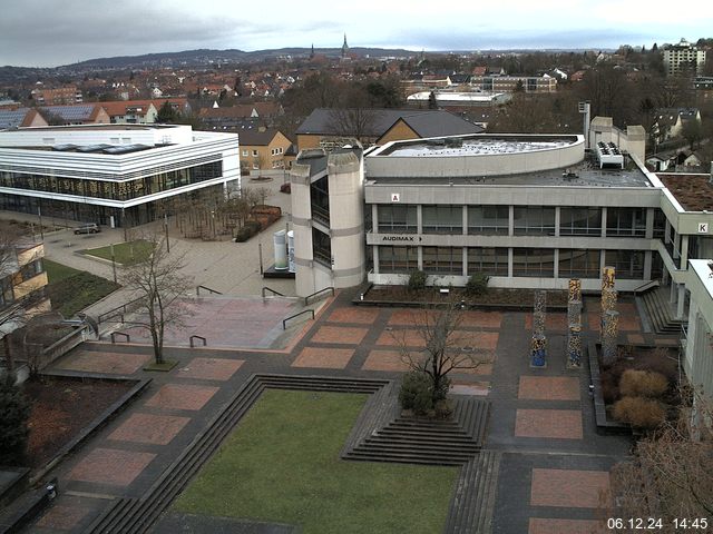 Foto der Webcam: Verwaltungsgebäude, Innenhof mit Audimax, Hörsaal-Gebäude 1