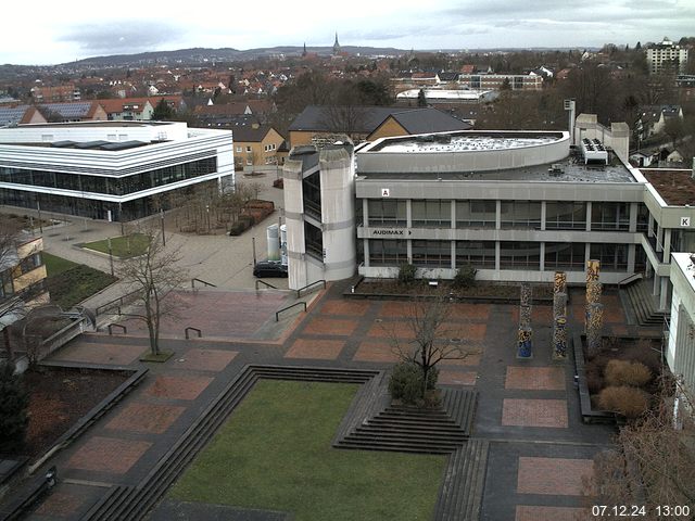 Foto der Webcam: Verwaltungsgebäude, Innenhof mit Audimax, Hörsaal-Gebäude 1