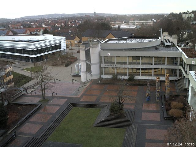 Foto der Webcam: Verwaltungsgebäude, Innenhof mit Audimax, Hörsaal-Gebäude 1