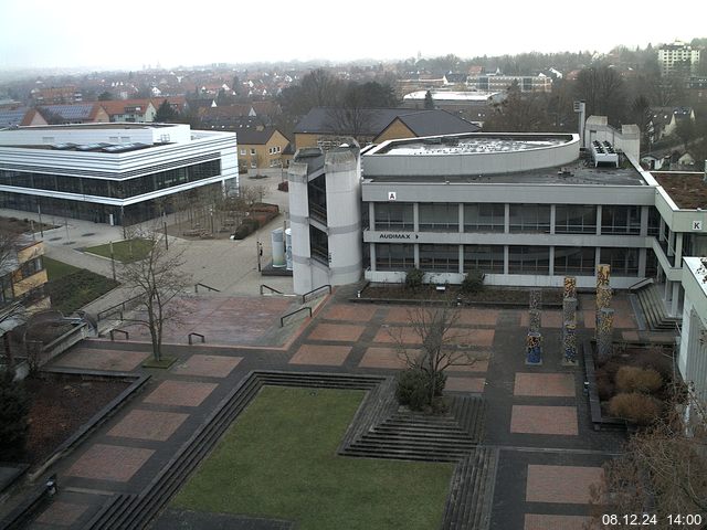 Foto der Webcam: Verwaltungsgebäude, Innenhof mit Audimax, Hörsaal-Gebäude 1