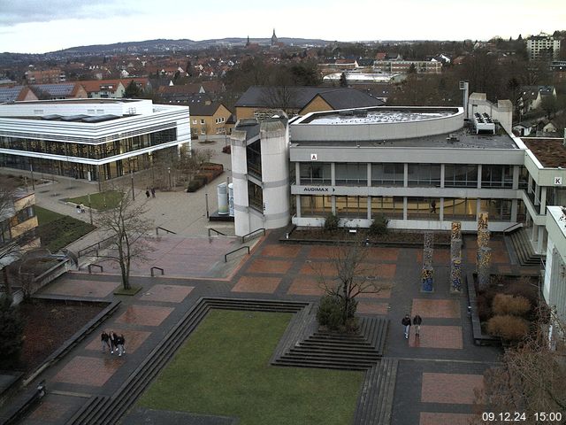 Foto der Webcam: Verwaltungsgebäude, Innenhof mit Audimax, Hörsaal-Gebäude 1