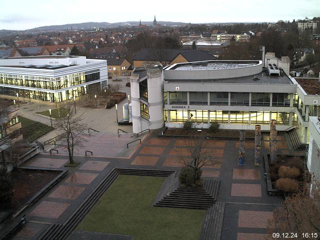 Foto der Webcam: Verwaltungsgebäude, Innenhof mit Audimax, Hörsaal-Gebäude 1