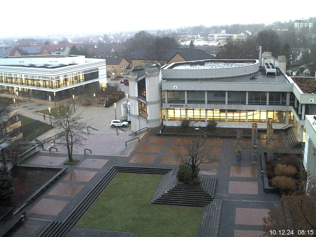 Foto der Webcam: Verwaltungsgebäude, Innenhof mit Audimax, Hörsaal-Gebäude 1