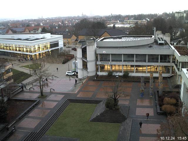 Foto der Webcam: Verwaltungsgebäude, Innenhof mit Audimax, Hörsaal-Gebäude 1