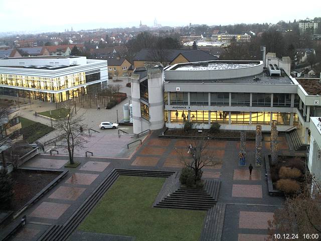 Foto der Webcam: Verwaltungsgebäude, Innenhof mit Audimax, Hörsaal-Gebäude 1