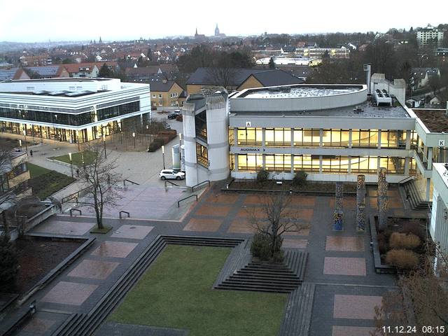 Foto der Webcam: Verwaltungsgebäude, Innenhof mit Audimax, Hörsaal-Gebäude 1