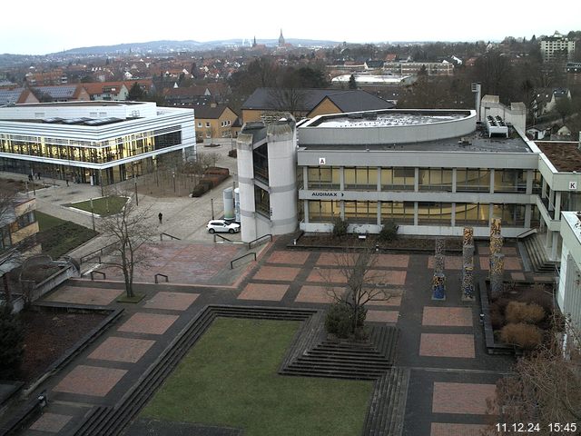 Foto der Webcam: Verwaltungsgebäude, Innenhof mit Audimax, Hörsaal-Gebäude 1