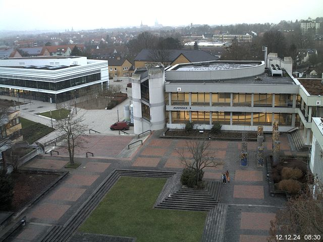 Foto der Webcam: Verwaltungsgebäude, Innenhof mit Audimax, Hörsaal-Gebäude 1