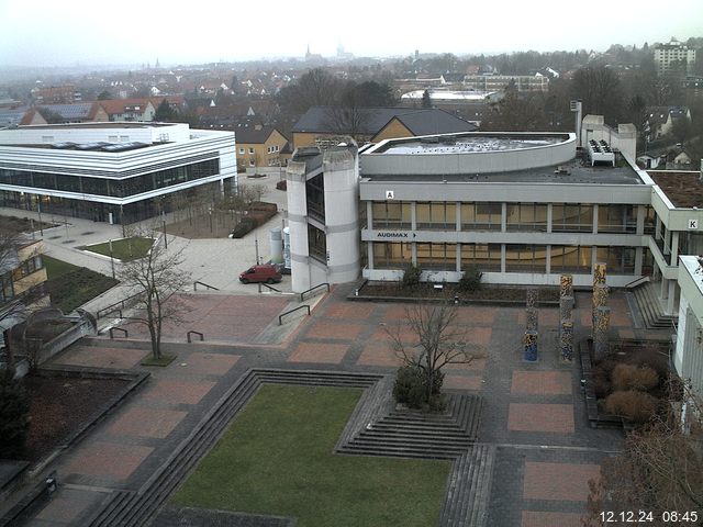 Foto der Webcam: Verwaltungsgebäude, Innenhof mit Audimax, Hörsaal-Gebäude 1