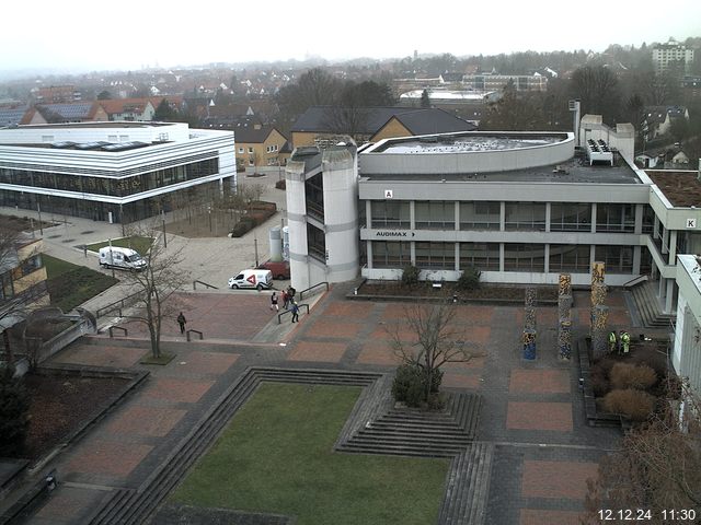 Foto der Webcam: Verwaltungsgebäude, Innenhof mit Audimax, Hörsaal-Gebäude 1