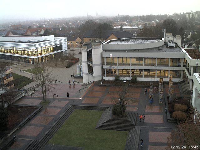 Foto der Webcam: Verwaltungsgebäude, Innenhof mit Audimax, Hörsaal-Gebäude 1