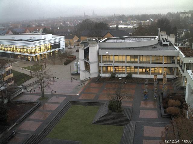 Foto der Webcam: Verwaltungsgebäude, Innenhof mit Audimax, Hörsaal-Gebäude 1