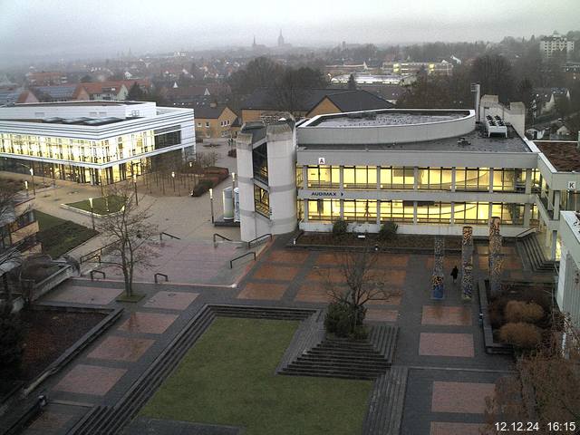 Foto der Webcam: Verwaltungsgebäude, Innenhof mit Audimax, Hörsaal-Gebäude 1