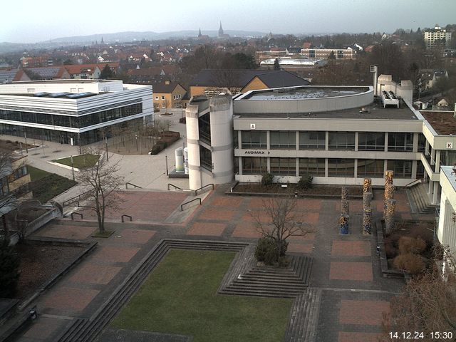 Foto der Webcam: Verwaltungsgebäude, Innenhof mit Audimax, Hörsaal-Gebäude 1