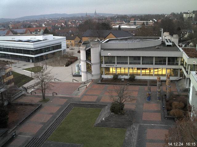 Foto der Webcam: Verwaltungsgebäude, Innenhof mit Audimax, Hörsaal-Gebäude 1