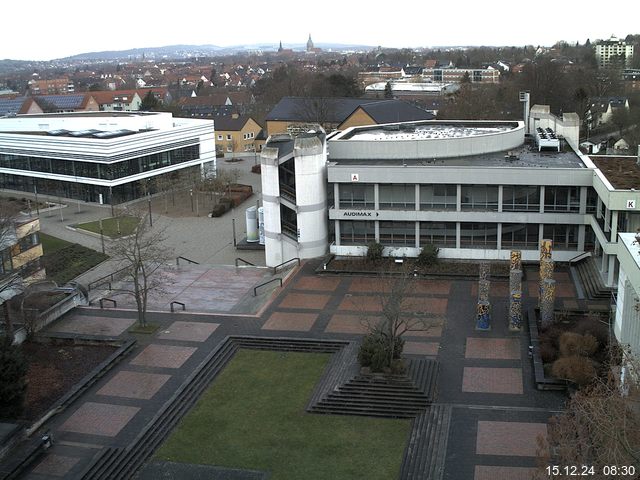 Foto der Webcam: Verwaltungsgebäude, Innenhof mit Audimax, Hörsaal-Gebäude 1