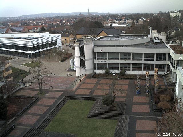 Foto der Webcam: Verwaltungsgebäude, Innenhof mit Audimax, Hörsaal-Gebäude 1