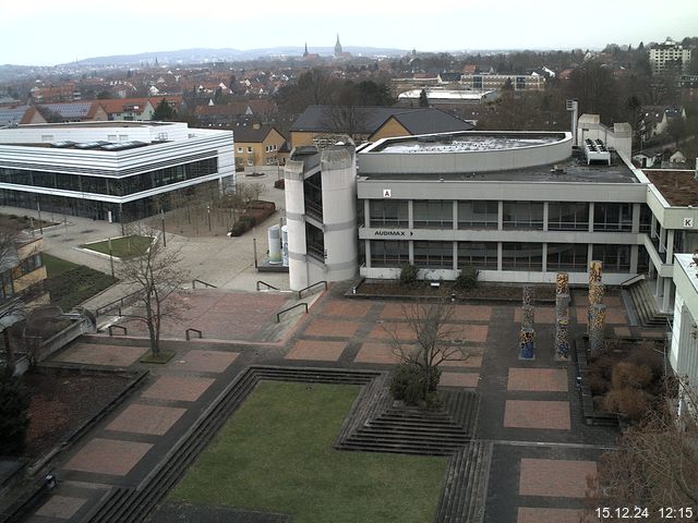 Foto der Webcam: Verwaltungsgebäude, Innenhof mit Audimax, Hörsaal-Gebäude 1